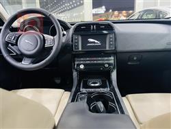 جاگوار XE